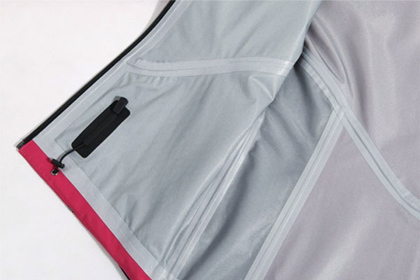 沖鋒衣廠家：脫膠了的沖鋒衣怎么辦？如何處理？